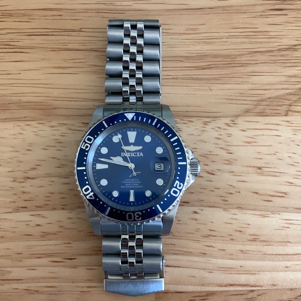 Invicta Watch men. Medium size. Automatic - water resistant 200M